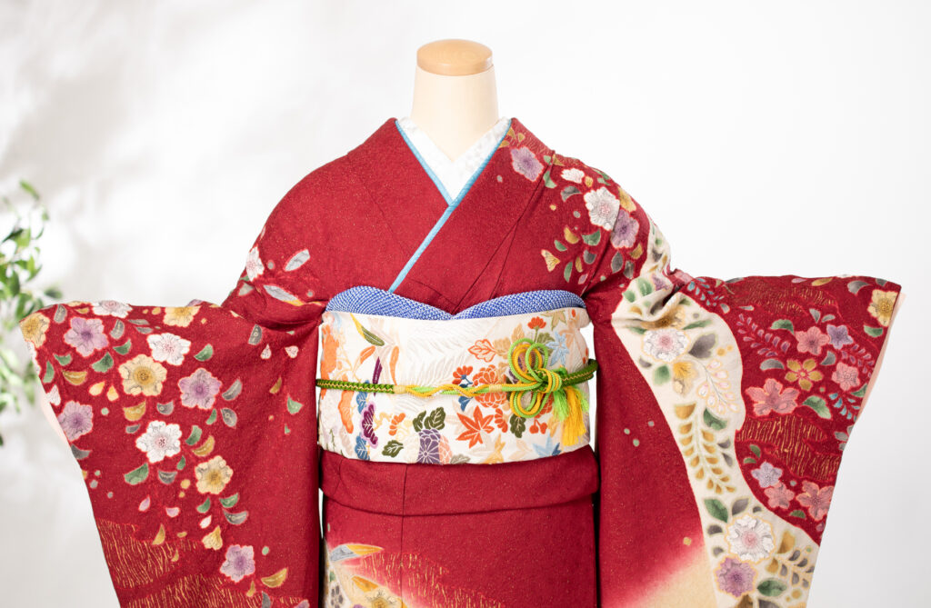 茜舞花文金彩 色とりどりのお花や紅葉の刺繍がかわいい帯