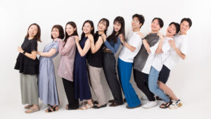 会社の同期とグループ写真　フォトスタジオ21