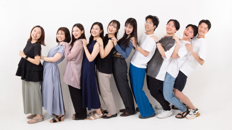 会社の同期とグループ写真　フォトスタジオ21
