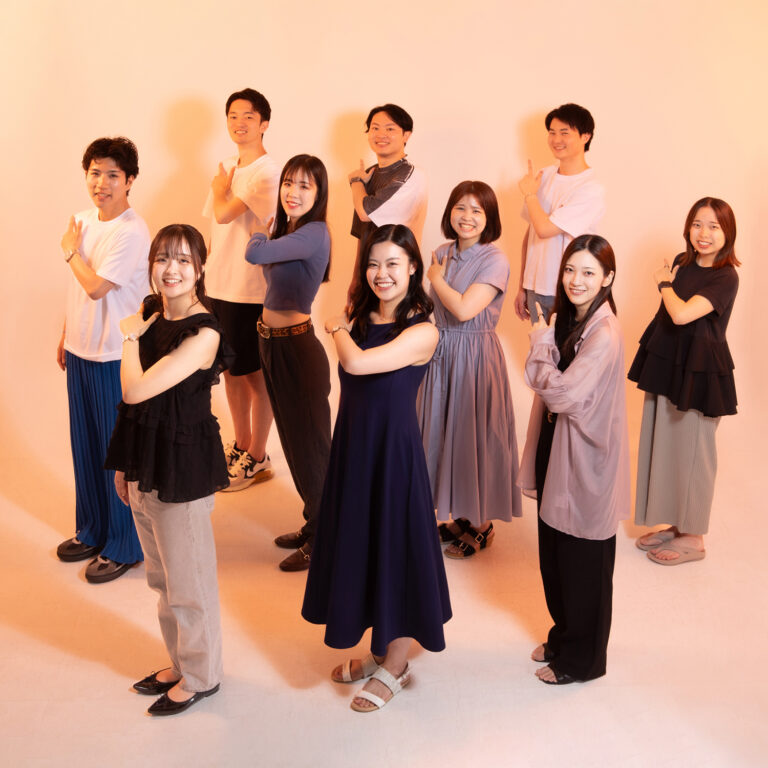 会社の同期とグループ写真　フォトスタジオ21