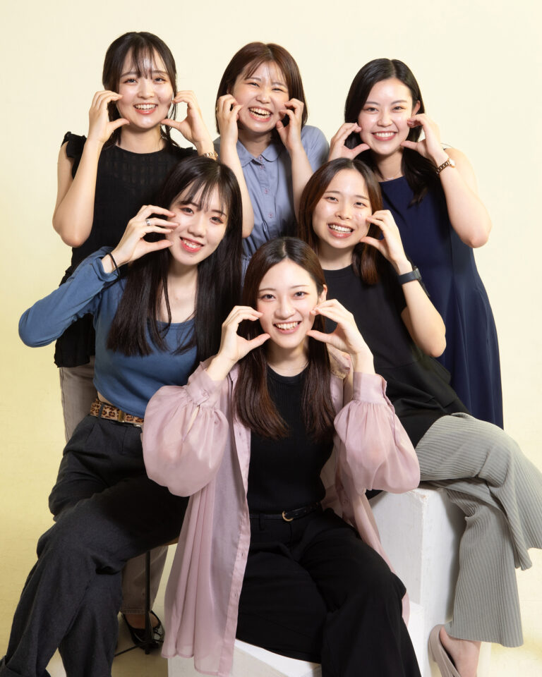 会社の同期とグループ写真　フォトスタジオ21