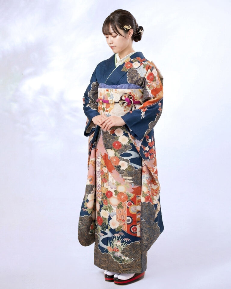 4.瑠璃紺流水花文